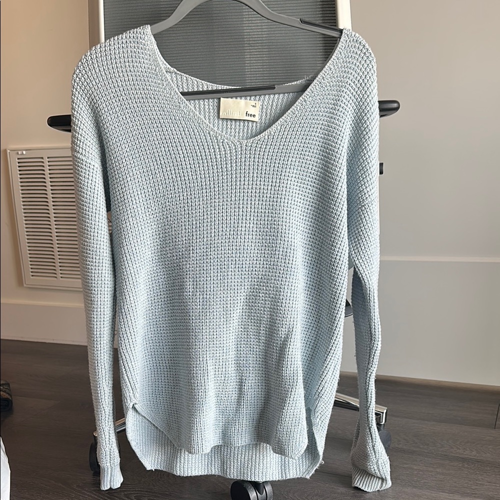 Aritzia Blue V-Neck Sweater Relaxed Fit Ribbed Cuffs